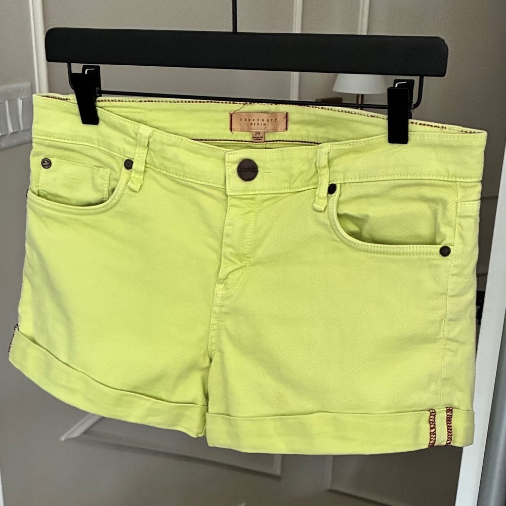 Sanctuary Denim Cuffed Shorts Stretch Twill Neon Yellow‎ Lime Green Summer 29